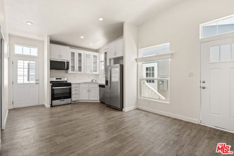 Photo of 8250 Lankershim Boulevard #30, North Hollywood, CA 91605 (MLS # 26868415)