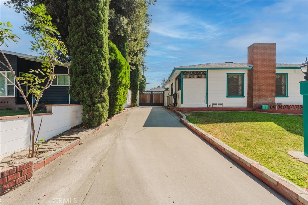 3548 Roslyn Street
