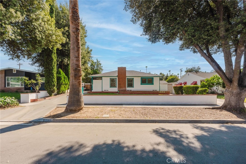 3548 Roslyn Street