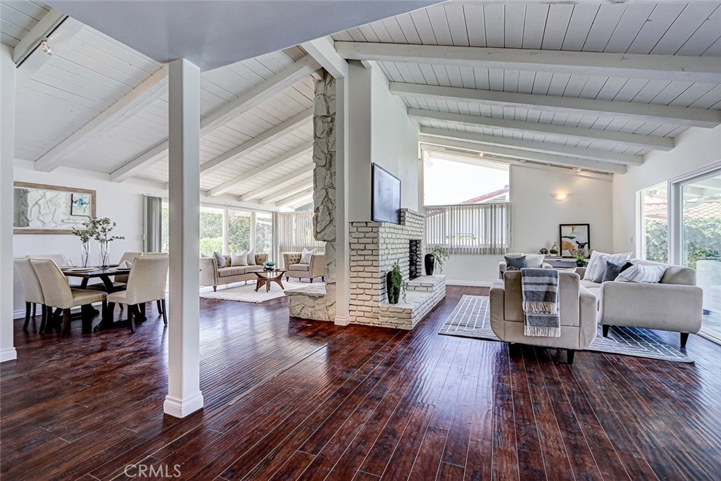 2552 Palos Verdes Drive W