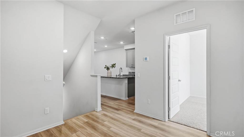 205 N Vincent 117