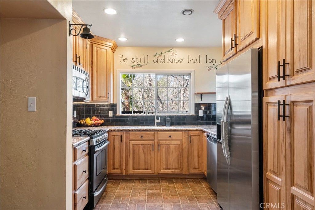 Riverside, California, 92506, United States, 4 Bedrooms Bedrooms, ,4 BathroomsBathrooms,Residential,Active,2041565