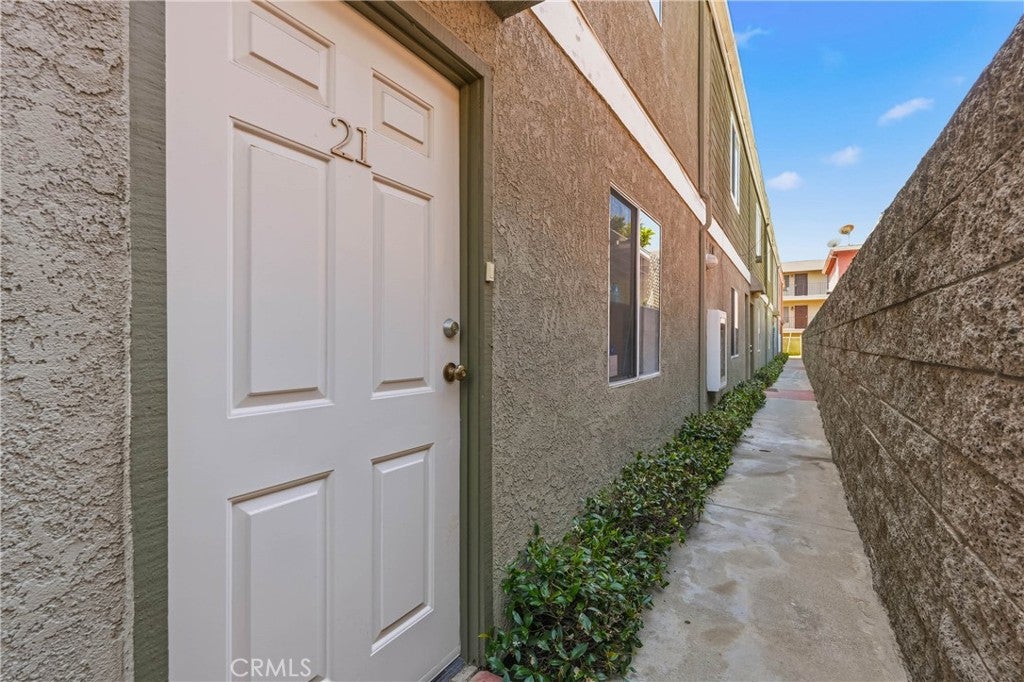 324 E Plymouth Street 21