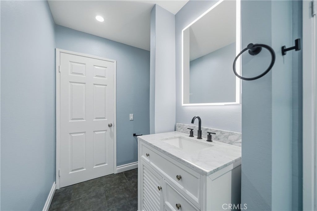 324 E Plymouth Street 21, Inglewood CA 90302