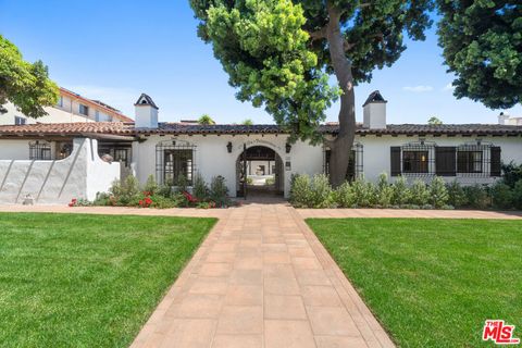 Photo of 1300 N Harper Avenue, West Hollywood, CA 90046 (MLS # 26669699)