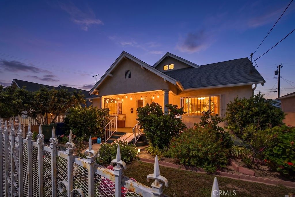 Photo of 1307 N Kenmore Avenue, Los Angeles, CA 90027 (MLS # GD26085987)
