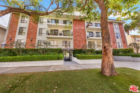 Photo of 610 N Orlando Avenue #301, West Hollywood, CA 90048 (MLS # 26831195)