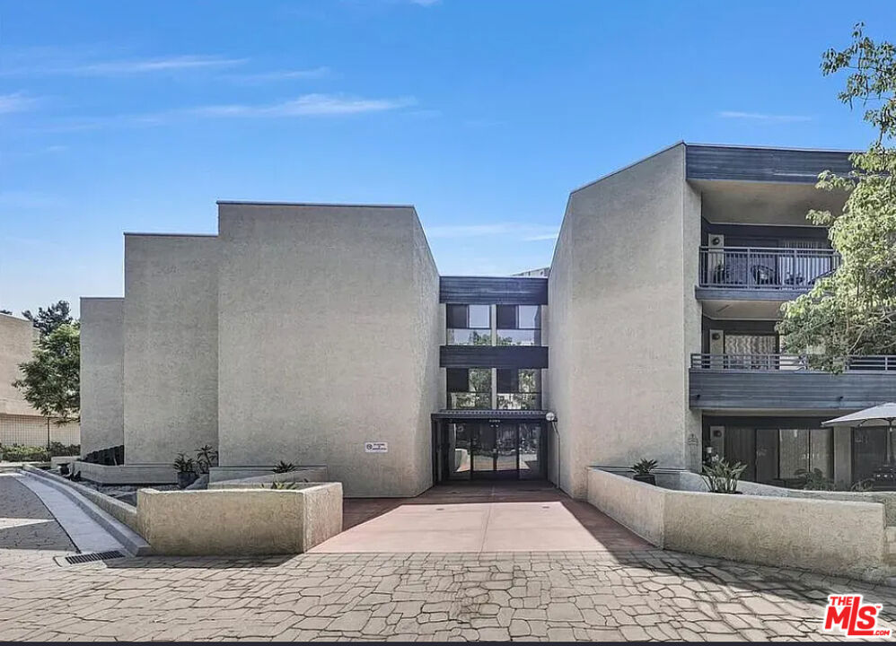 Step into urban elegance at this beautifully remodeled, exclusive Monterey Hills condo. Savor serene hill views from your private balcony, a tranquil haven for unwinding. This exquisitely updated, light-filled, airy retreat radiates high-end charm with gleaming floors and a bright, upscale kitchen boasting refinished cabinets, new countertops, and a new stainless-steel refrigerator. Enjoy seamless living with an open-concept layout, brand-new central AC, in-unit laundry, and a secure parking garage. Relax in Eaton Crest's resort-style gated and heated pool, luxurious jacuzzi, and vibrant recreation room. Just minutes from Downtown LA and Highland Park's vibrant pulse, this home blends chic sophistication with peaceful vibes. Convenient also to USC Health Sciences Campus and USC University Hospital. Will consider small pets. Please call Darren for showing