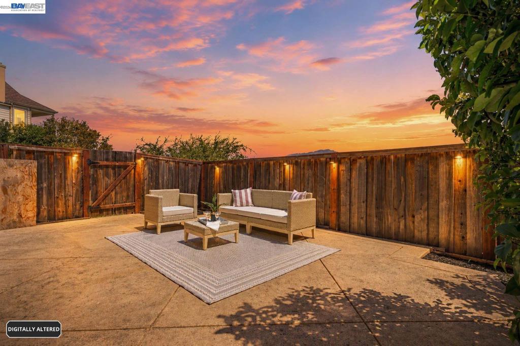 1823 Mockingbird Pl