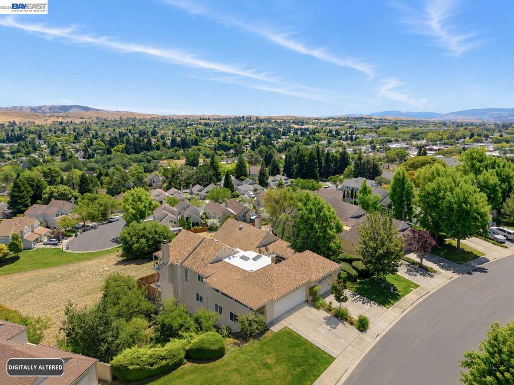 1823 Mockingbird Pl