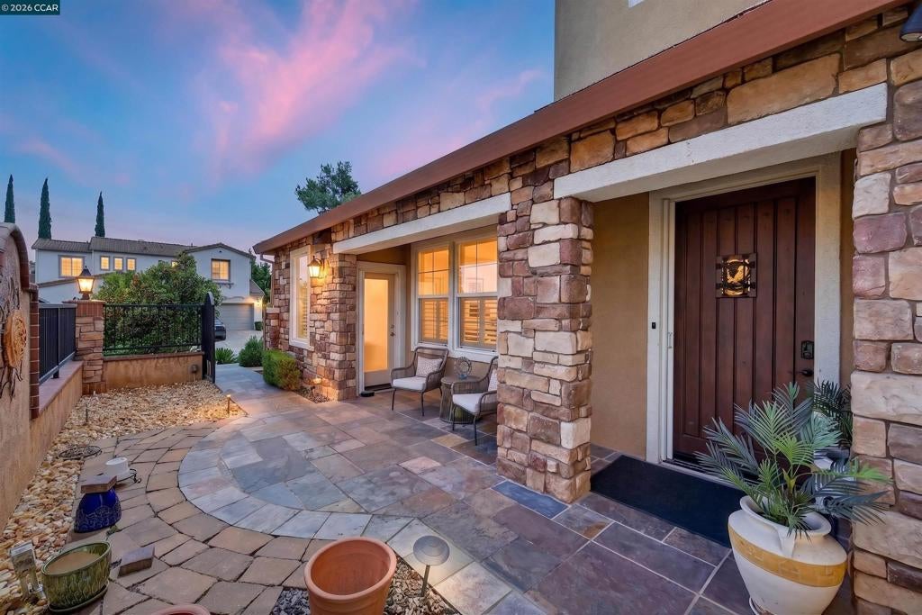 5210 S Montecito Dr