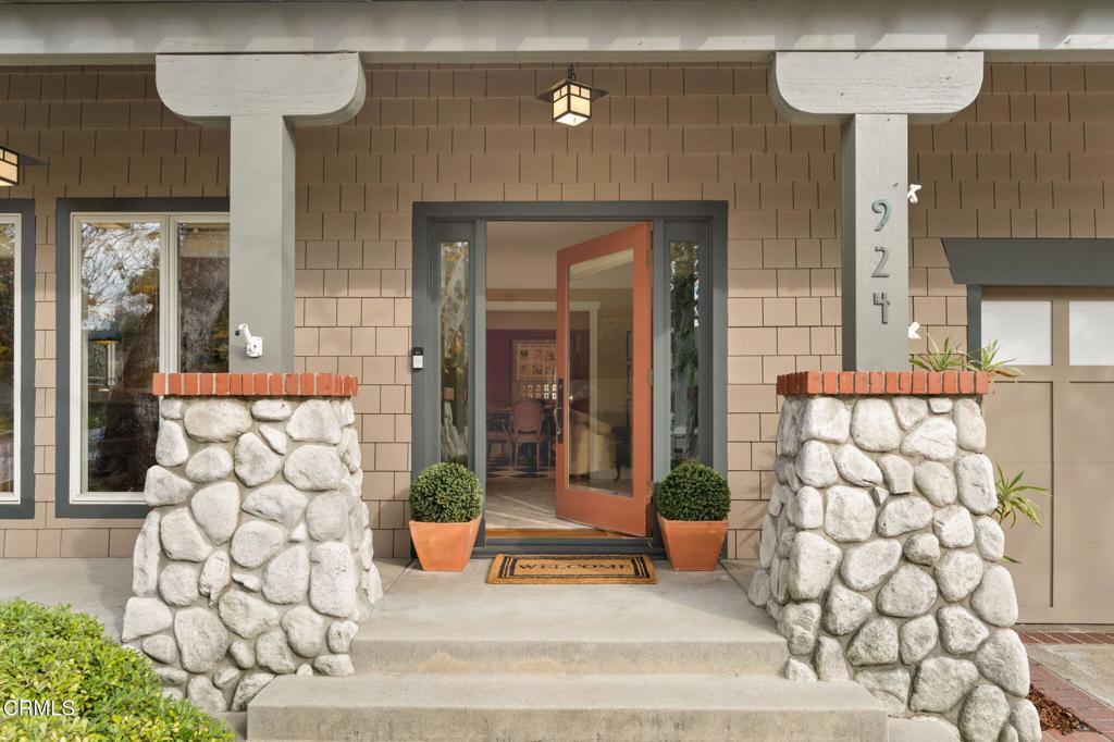 924 S Oakland Avenue