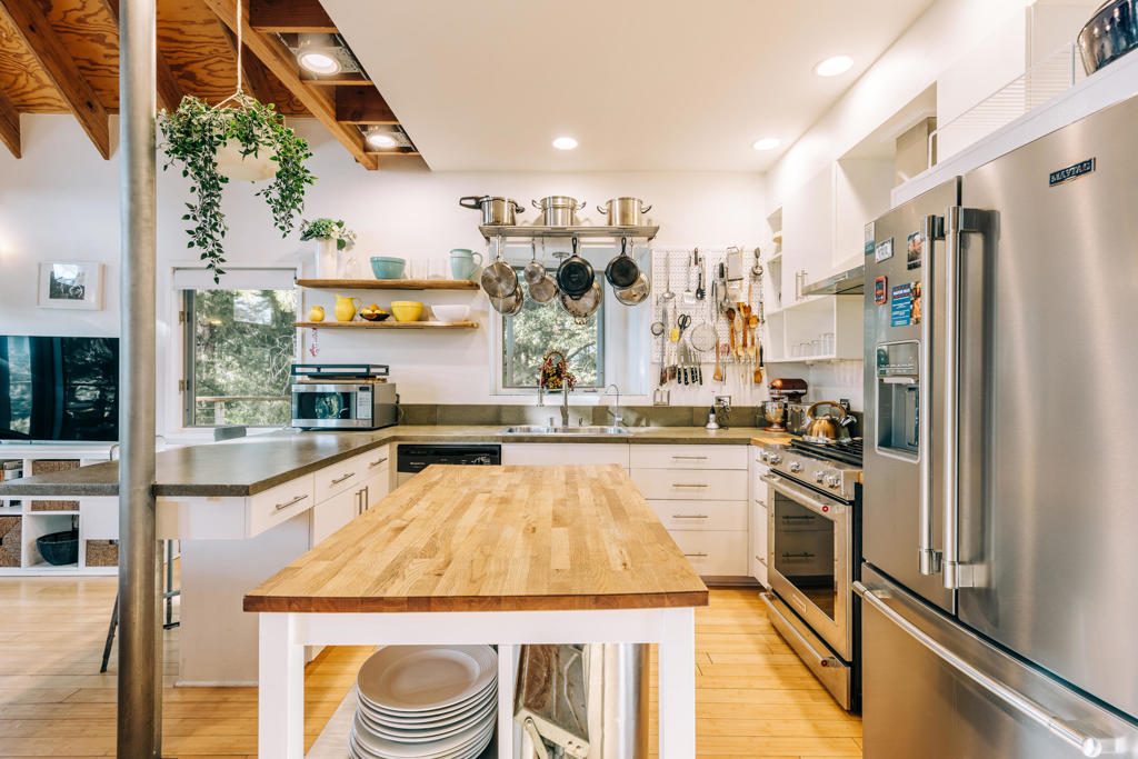 26620 Crestview Drive