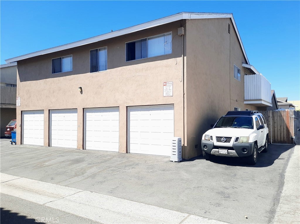 7282 La Mancha Cir