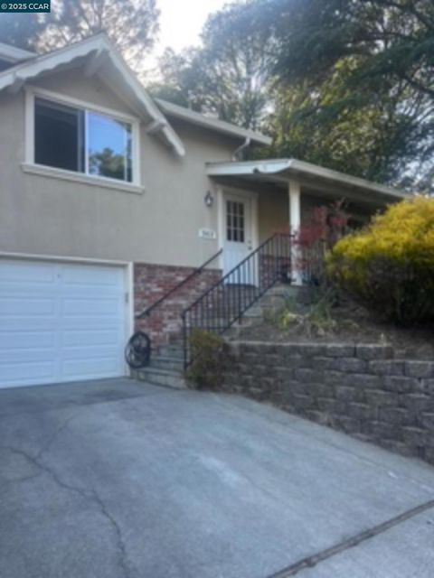 Photo of 2032 Donald Dr. Dr, Moraga, CA 94556 (MLS # 41115939) Photo of 2032 Donald Dr. Dr, Moraga, CA 94556 (MLS # 41115939)