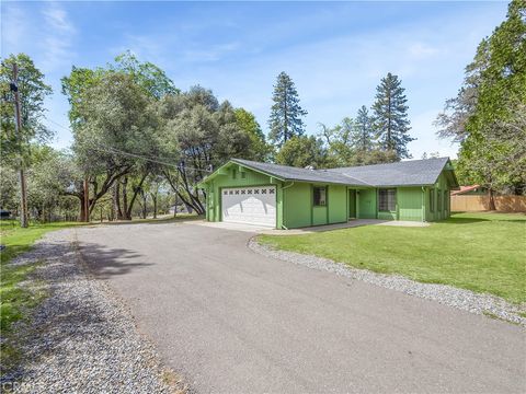 Photo of 52092 Road 423, Oakhurst, CA 93644 (MLS # FR25277211)