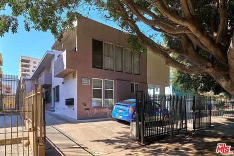 Photo of 731 Irolo Street, Los Angeles, CA 90005 (MLS # 26830619)