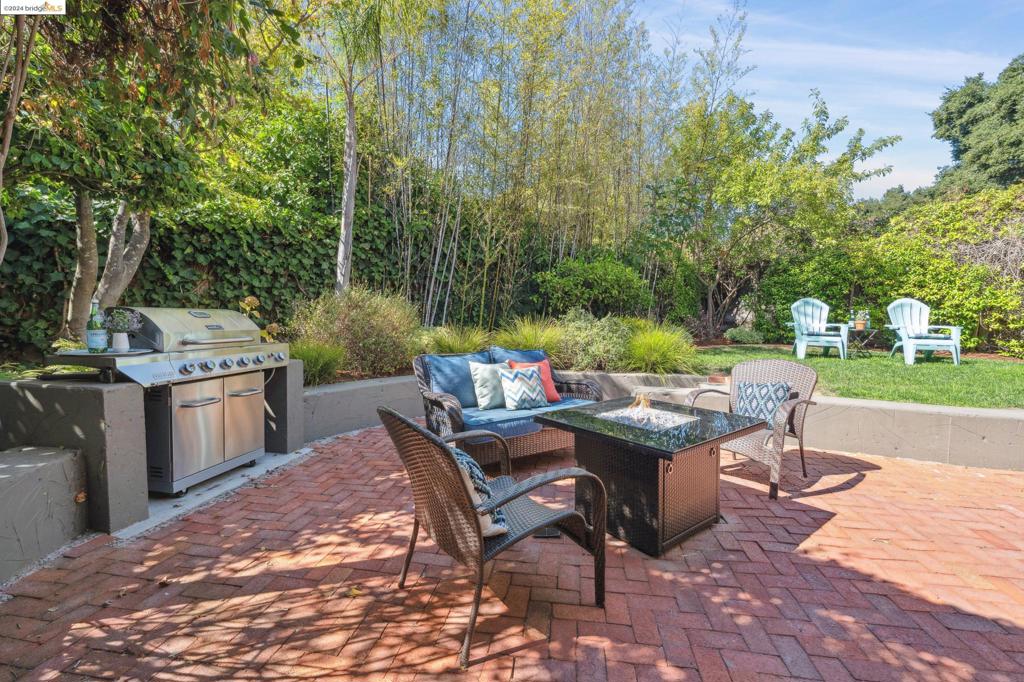 OAKMORE - Residential