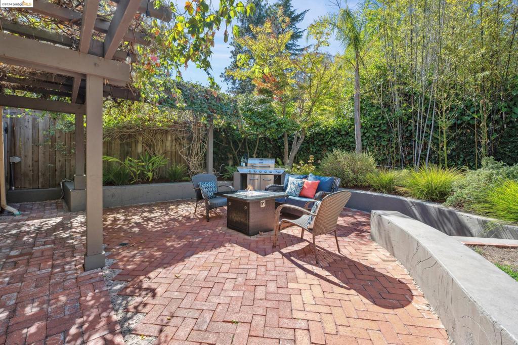 OAKMORE - Residential