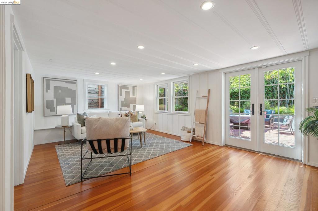 OAKMORE - Residential