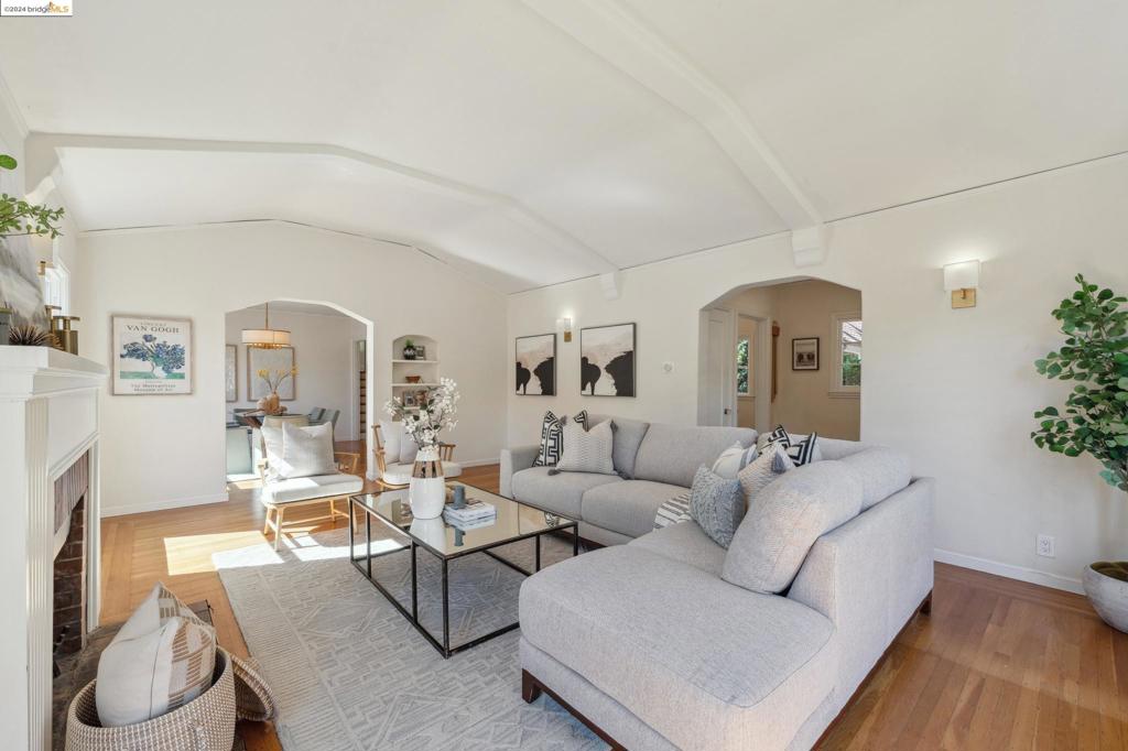 OAKMORE - Residential