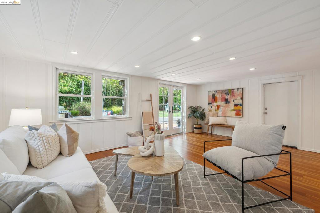 OAKMORE - Residential