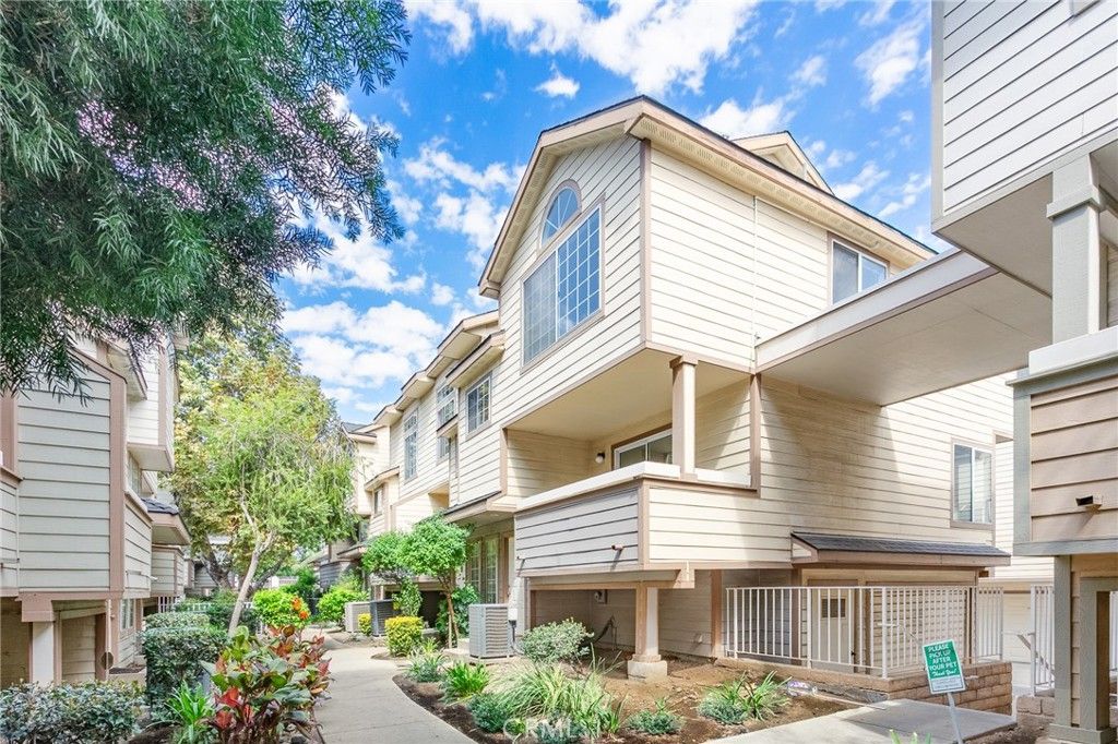 Photo of 11150 Glenoaks Blvd #270, Pacoima, CA 91331 (MLS # AR25225278)