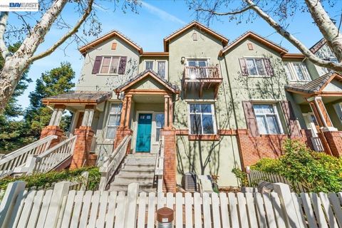 Photo of 49030 Meadowfaire Cmn Cmn, Fremont, CA 94539 (MLS # 41127390)