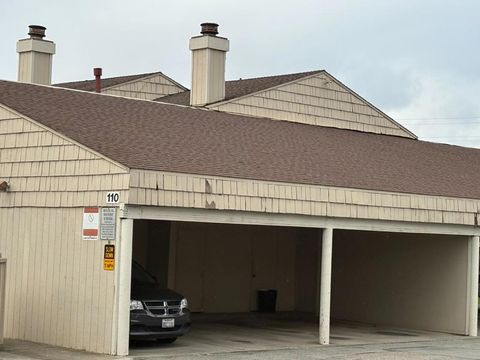 Photo of 110 W Rossi Street #6, Salinas, CA 93901 (MLS # ML82029946)