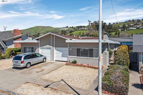 Photo of 30236 30236 Vanderbilt St St, Hayward, CA 94544 (MLS # 41125673)