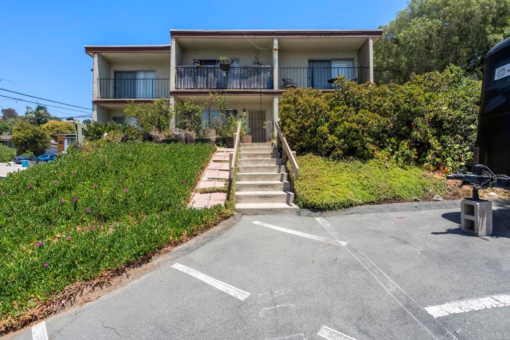 1605 09 Glenwood Drive