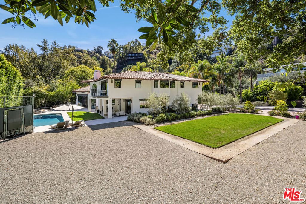 Photo of 7651 Willow Glen Road, Los Angeles, CA 90046 (MLS # 26662701)