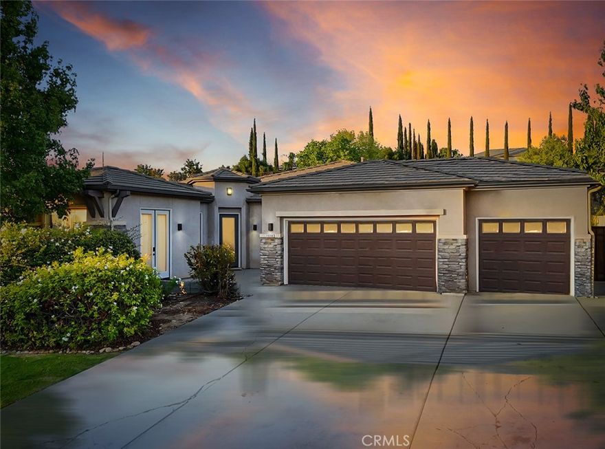 Nestled in the scenic foothills of Northeast Bakersfield, this incredible home is located in the desirable gated community of Tuscanyjust minutes from hiking trails, lakes, and outdoor recreation. Featuring four bedrooms, three and a half baths, including a private Casita, this property offers the perfect setup for an extended family or guests.
Enjoy elegant wood flooring, a spacious open kitchen ideal for entertaining, a dedicated office, and a cozy family room with a fireplace. The expansive primary suite includes its own fireplace, a large soaking tub, and an oversized walk-in closet.
Additional highlights include a three-car garage, gated side parking, and solar to help keep energy costs low. Move-in ready and located in one of the most picturesque neighborhoods. This home truly has it all!