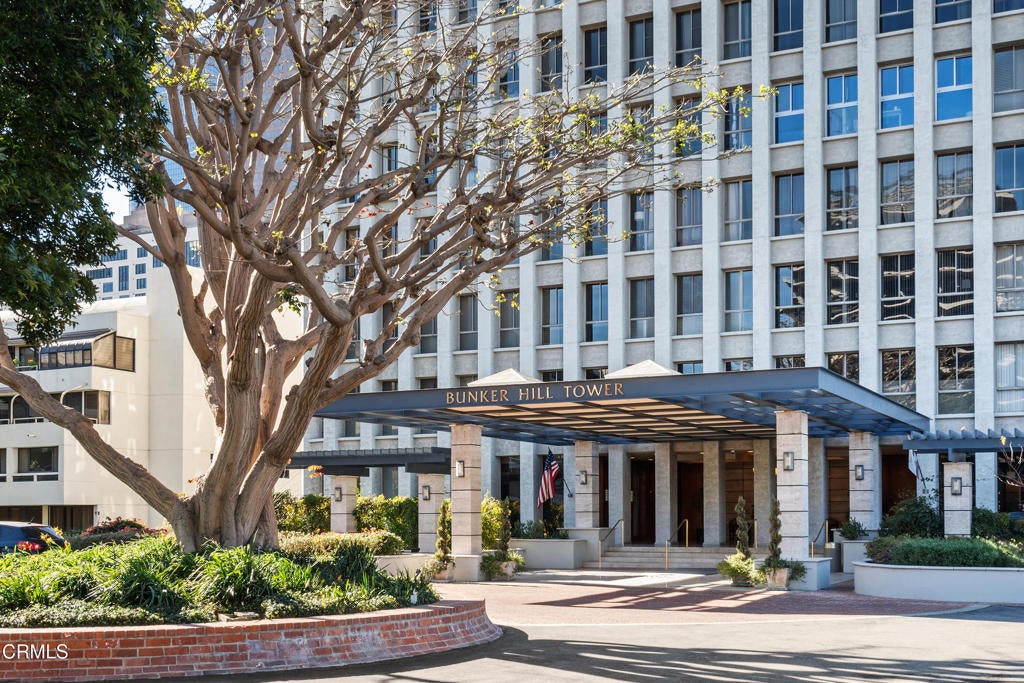 800 W 1st Street