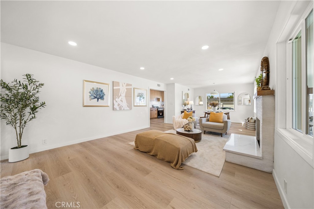 631 S Hillward Avenue