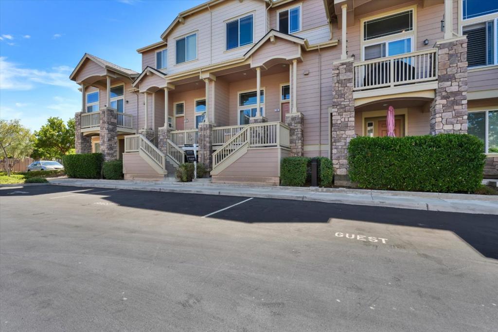 155 Sapphire Lane