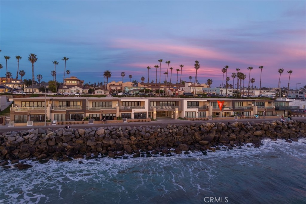 700 S The Strand 106