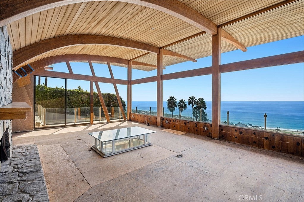 1255 Skyline Drive
