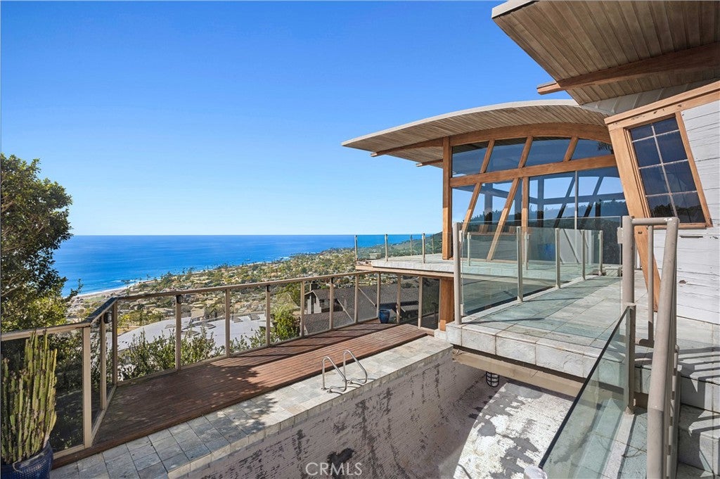 1255 Skyline Drive