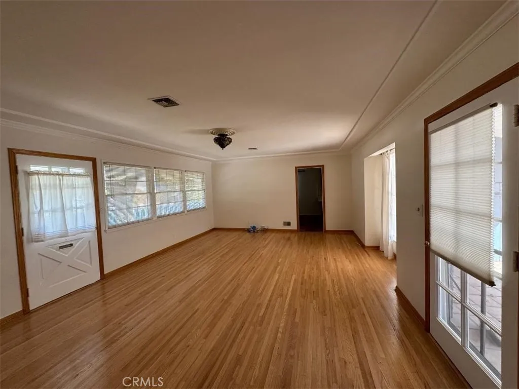 Woodland Hills, California 91364, United States, 2 Bedrooms Bedrooms, ,2 BathroomsBathrooms,Residential,Active,115172