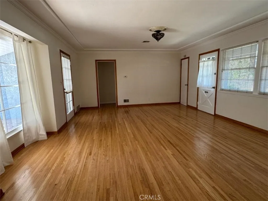 Woodland Hills, California 91364, United States, 2 Bedrooms Bedrooms, ,2 BathroomsBathrooms,Residential,Active,115172