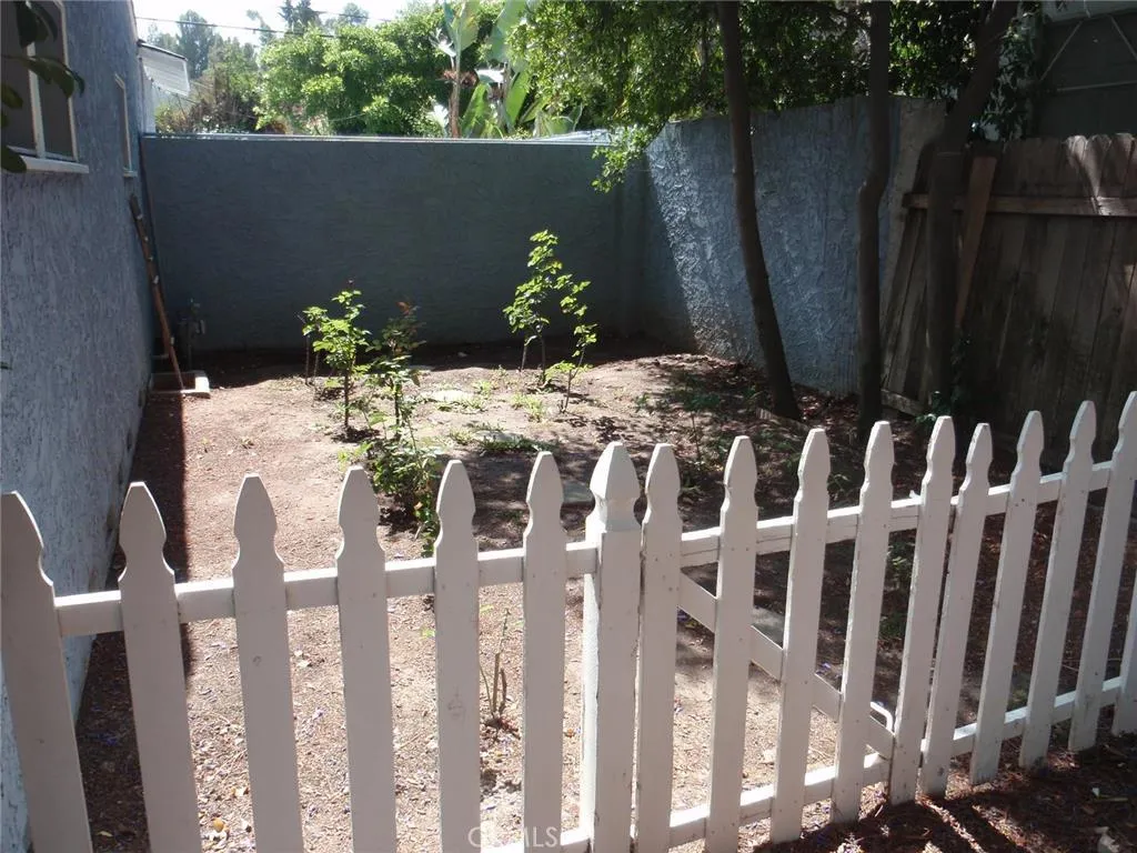 Woodland Hills, California 91364, United States, 2 Bedrooms Bedrooms, ,2 BathroomsBathrooms,Residential,Active,115172