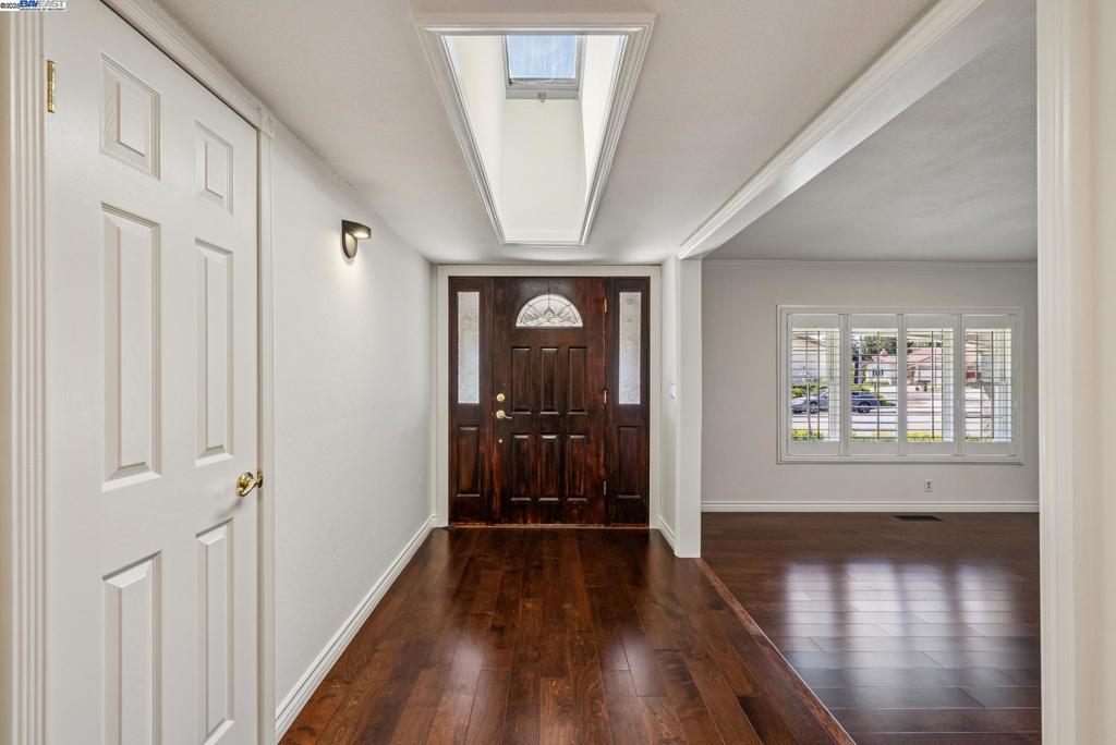 4661 Holland Dr