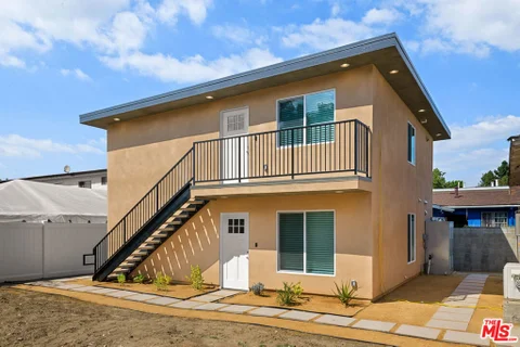 MLS: 26992311
