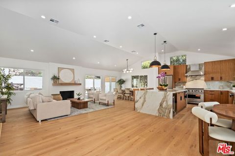 224 N Bundy Drive Los Angeles CA 90049