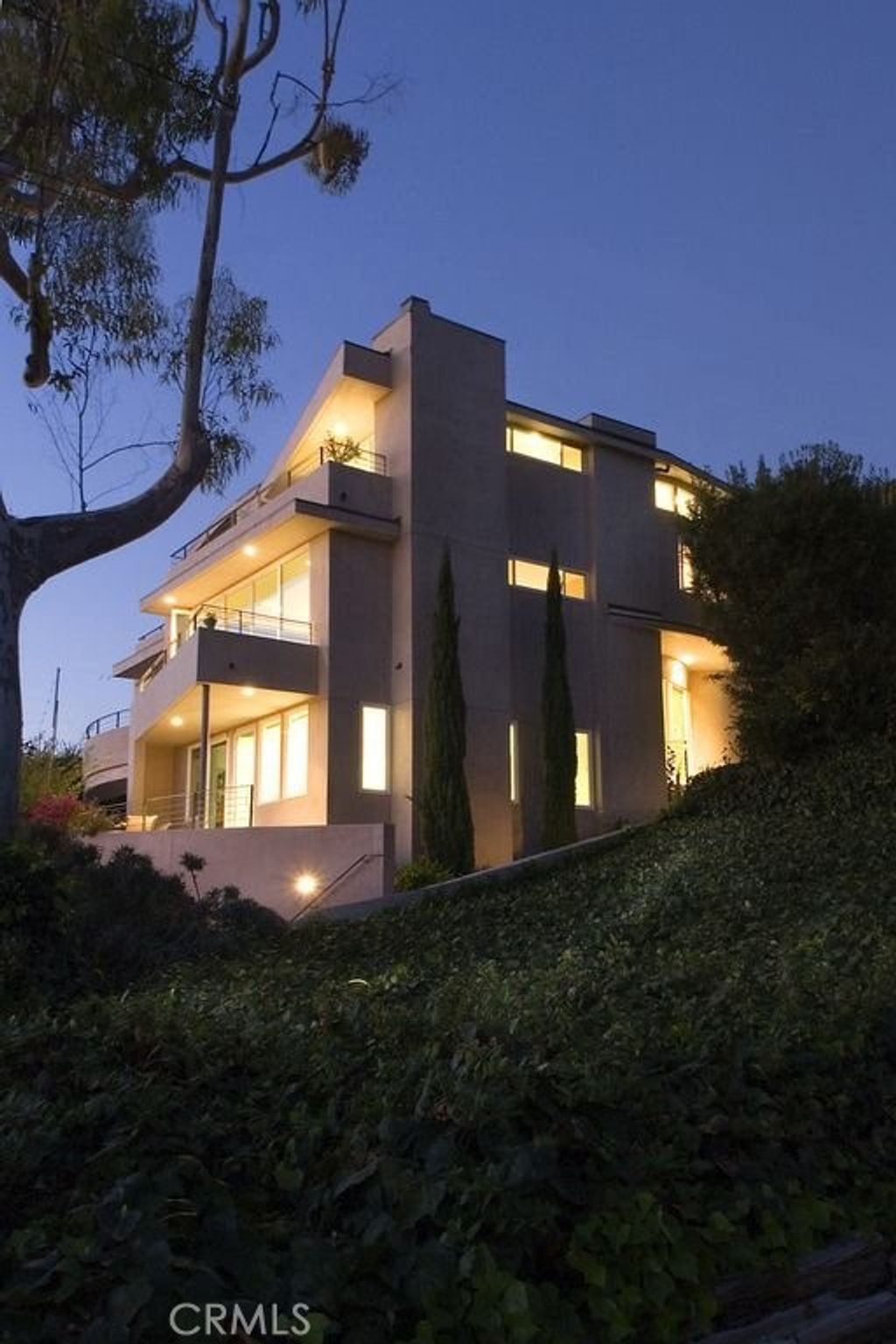 Photo of 326 Loma Terrace Ter, Laguna Beach, CA 92651 (MLS # LG26055640)