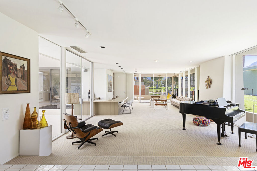 6 Cody Court