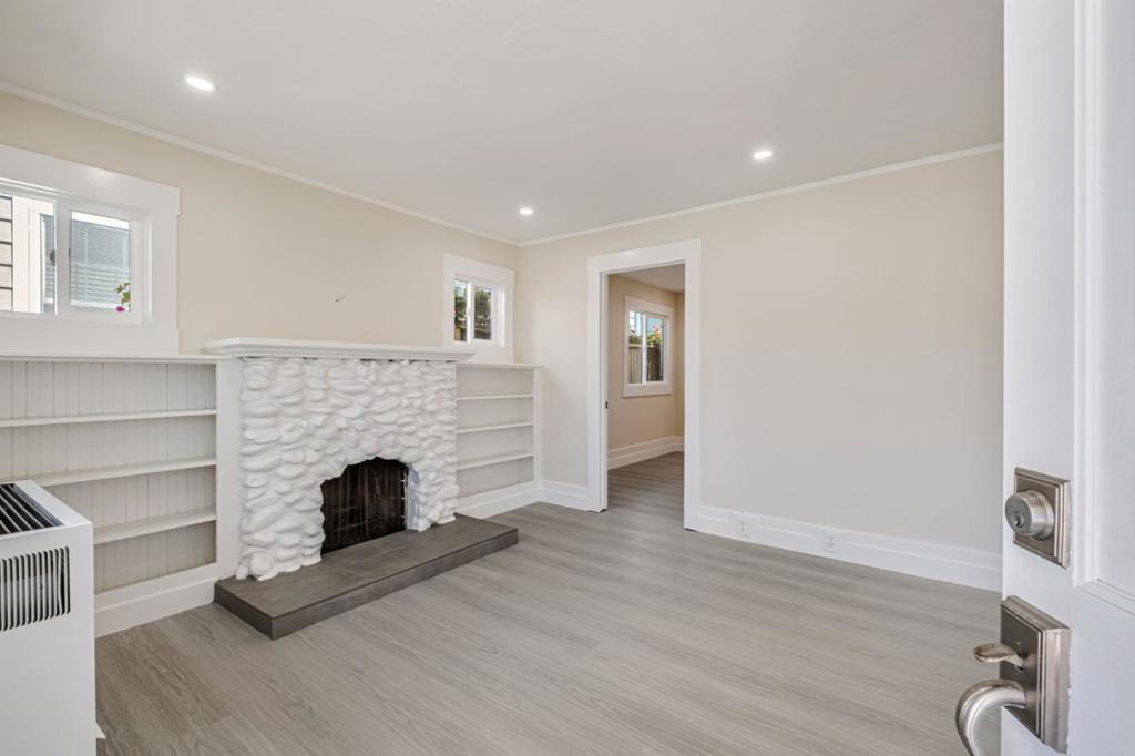 216 2nd Avenue