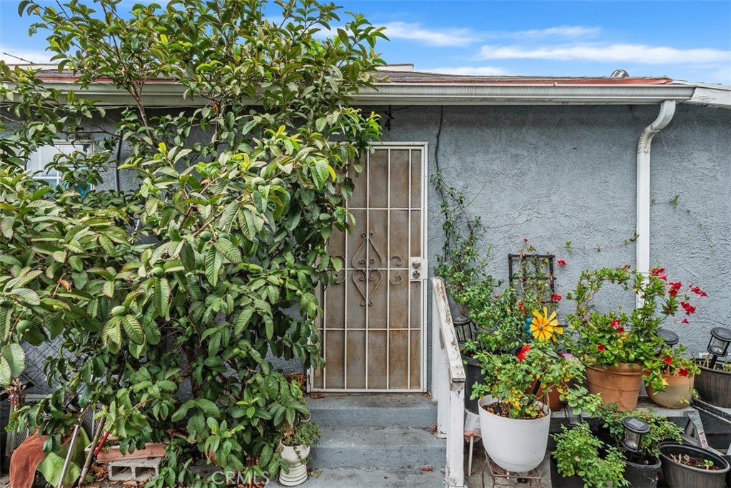 426 N Virgil Avenue