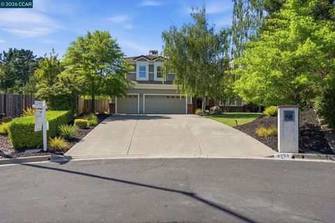 Photo of 2151 Sky View Ct Ct, Moraga, CA 94556 (MLS # 41130914)